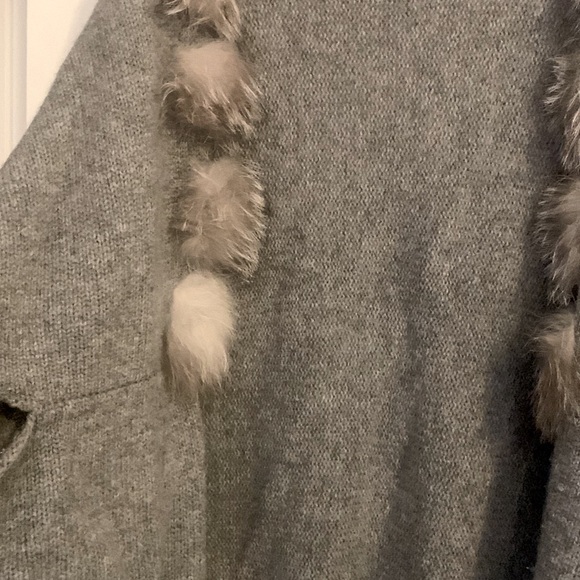 Real fur Poncho - Picture 3 of 5